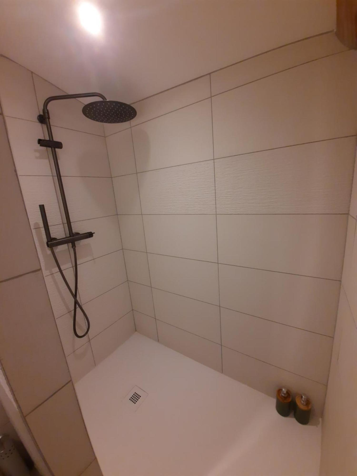 La Bonbonniere Gite De Charme Avec Jacuzzi Malaucène Exterior foto