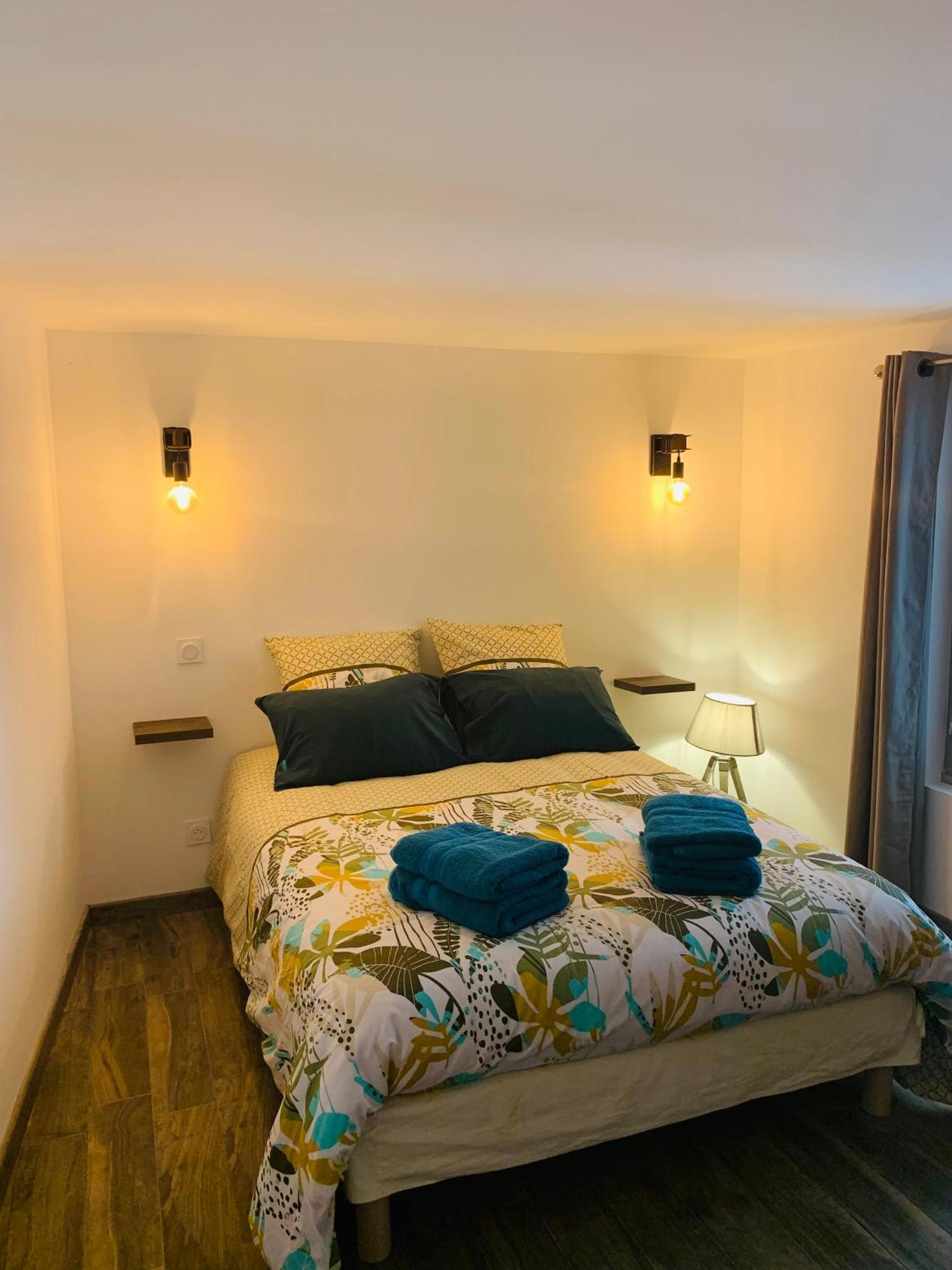 La Bonbonniere Gite De Charme Avec Jacuzzi Malaucène Exterior foto