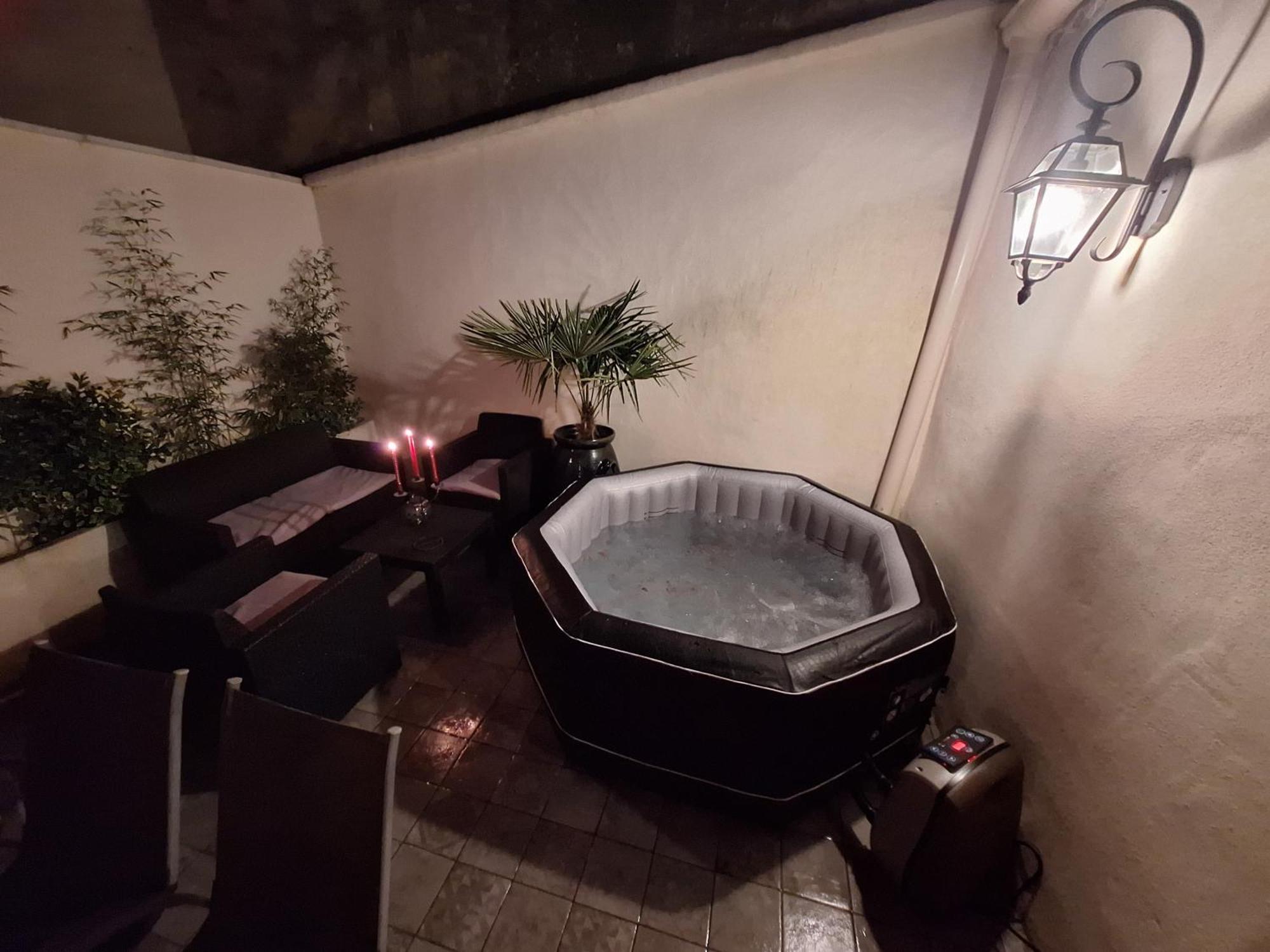 La Bonbonniere Gite De Charme Avec Jacuzzi Malaucène Exterior foto