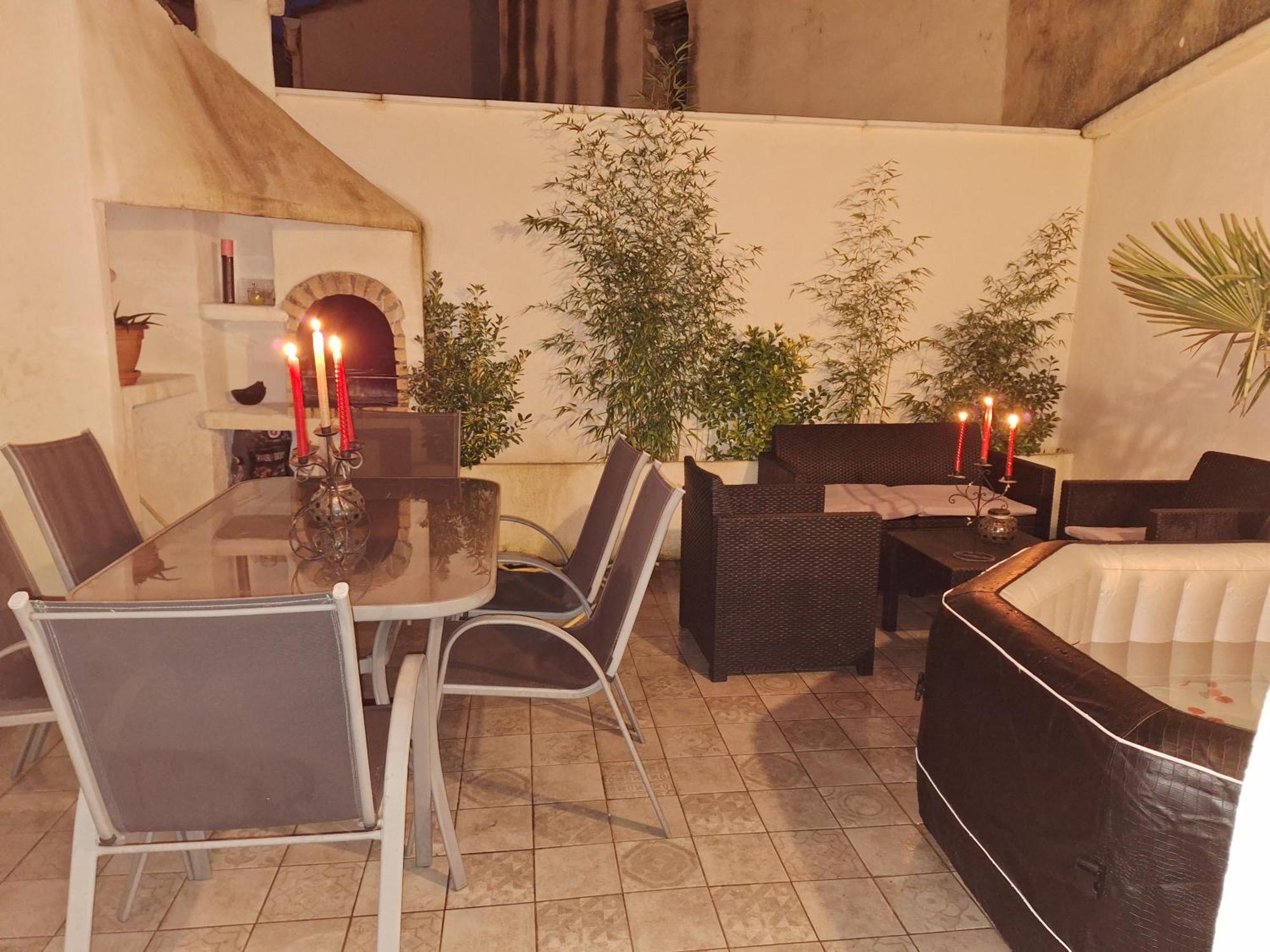 La Bonbonniere Gite De Charme Avec Jacuzzi Malaucène Exterior foto