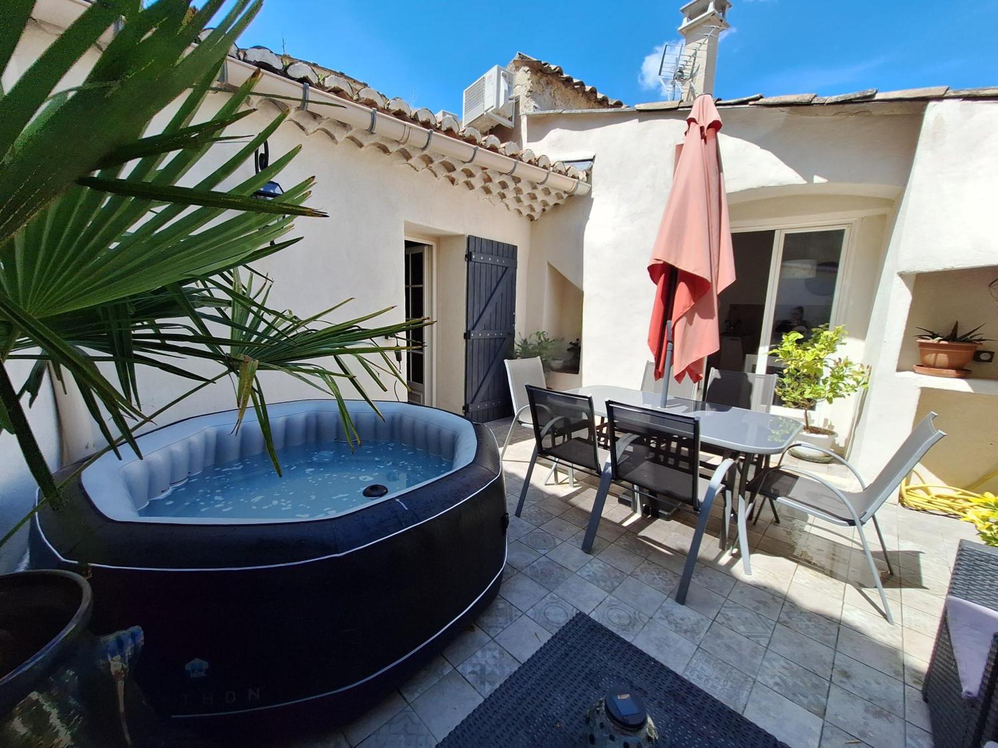 La Bonbonniere Gite De Charme Avec Jacuzzi Malaucène Exterior foto